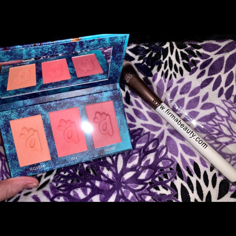 Alamar Colorete Blush Trio & Firma Blush Brush
